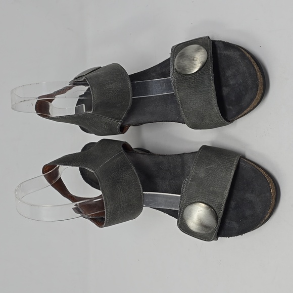 Taos Carousel Grey Leather Low Wedges Sandals Women's Size 9 - Picture 2 of 6